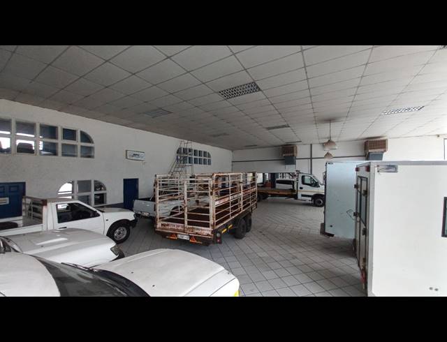 2,300M² SHOWROOM FOR SALE IN ANDERBOLT